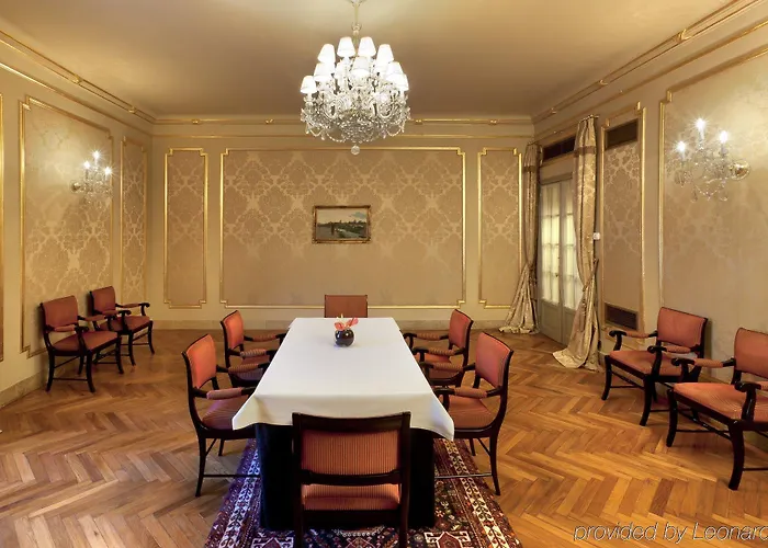 Acta Atrium Palace 4*