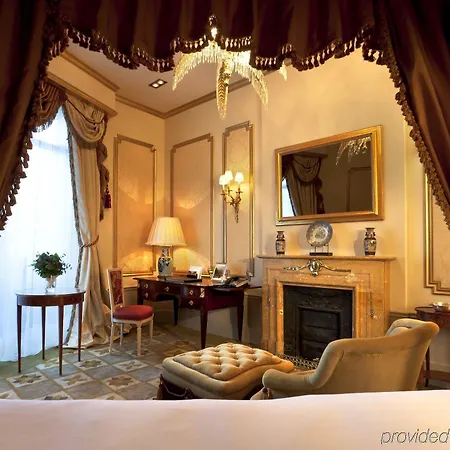 Acta Atrium Palace Szálloda 4*